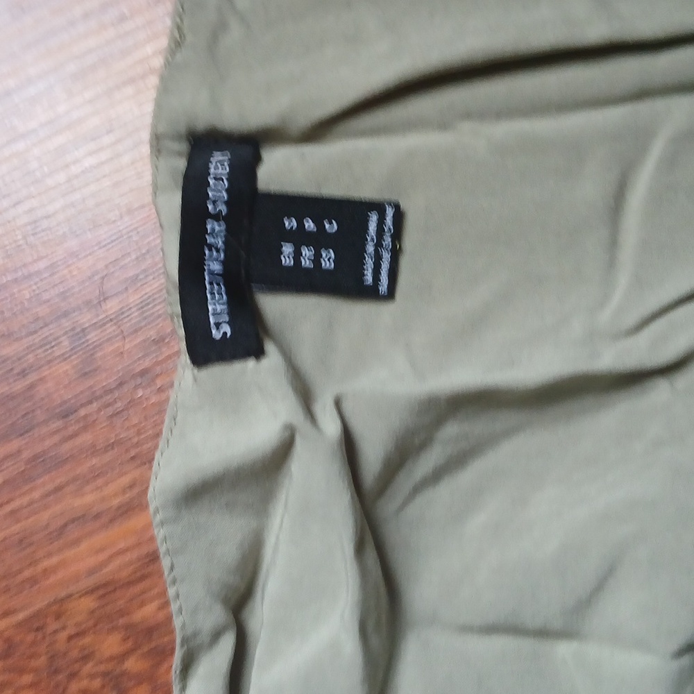 Romper - Picture 2 of 11